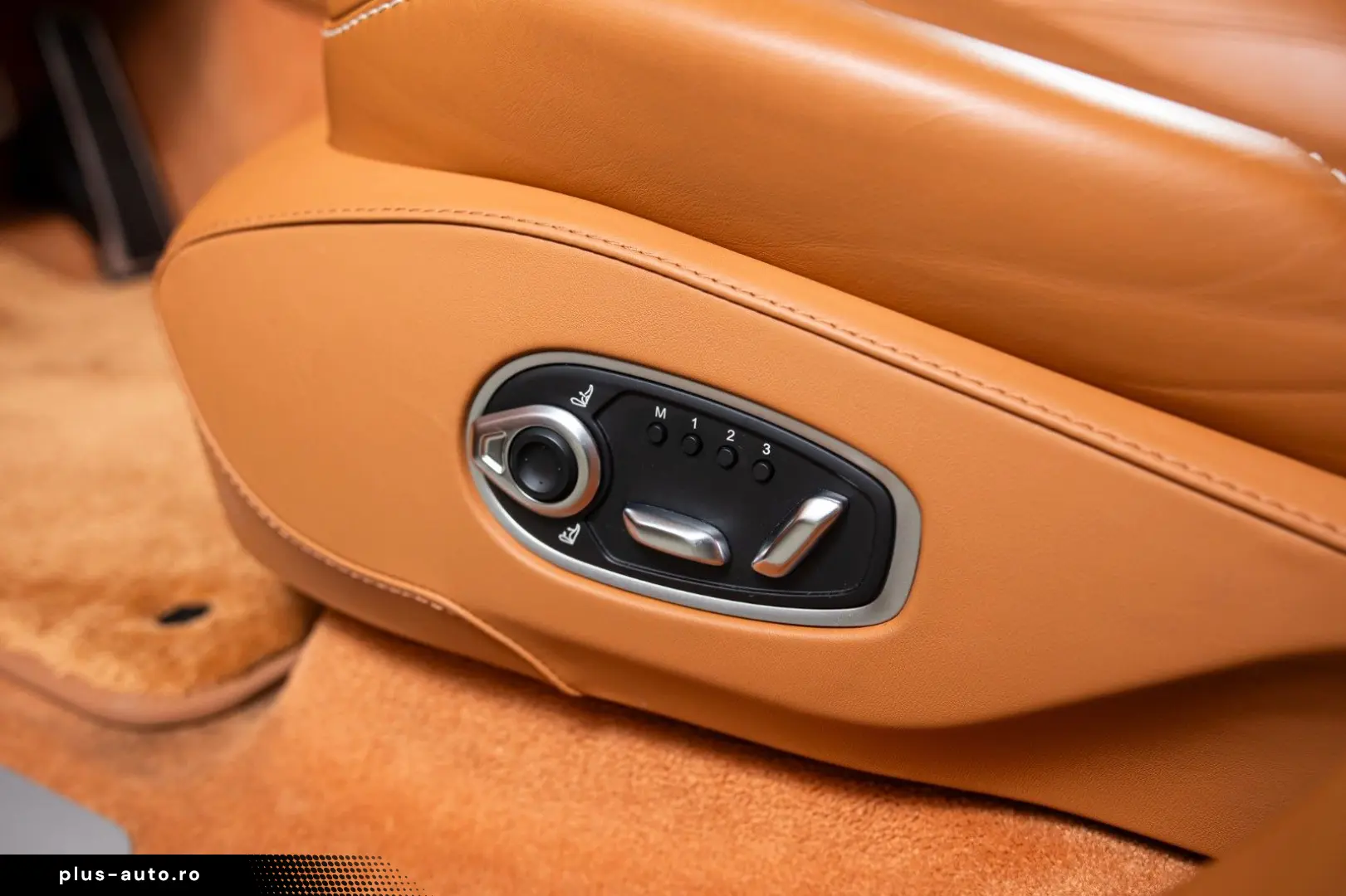 ASTON MARTIN DBX 707