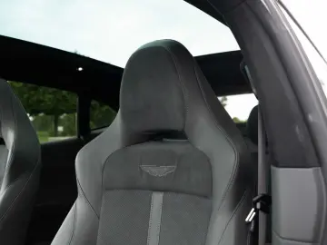 ASTON MARTIN DBX 707 V8 4x4