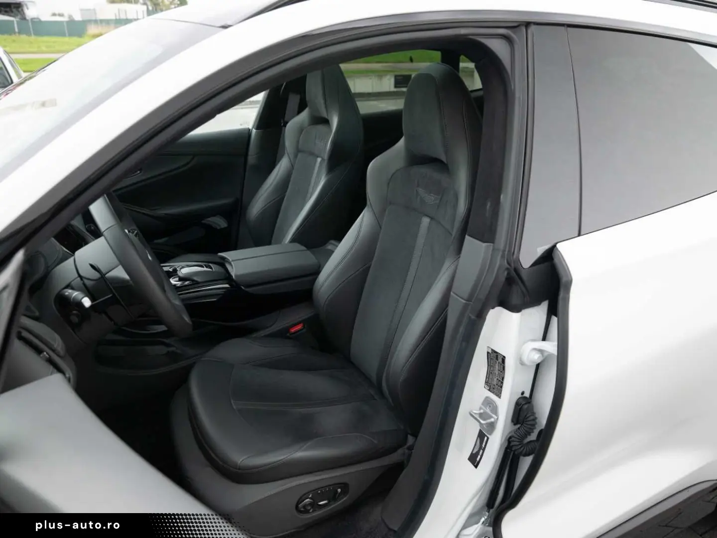 ASTON MARTIN DBX 707 V8 4x4