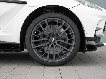 ASTON MARTIN DBX 707 V8 4x4