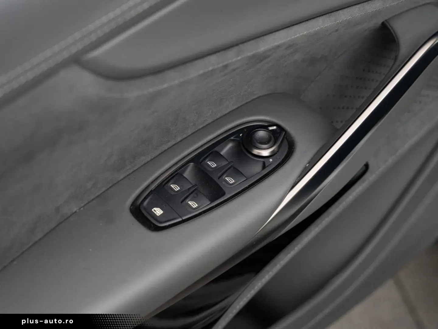 ASTON MARTIN DBX 707 V8 4x4