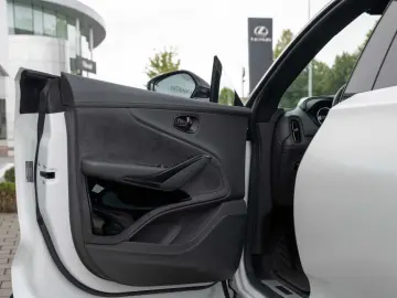 ASTON MARTIN DBX 707 V8 4x4