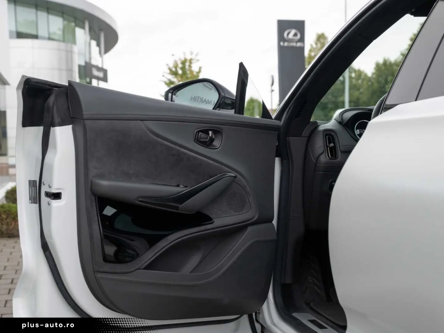 ASTON MARTIN DBX 707 V8 4x4