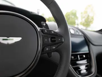 ASTON MARTIN DBX 707 V8 4x4