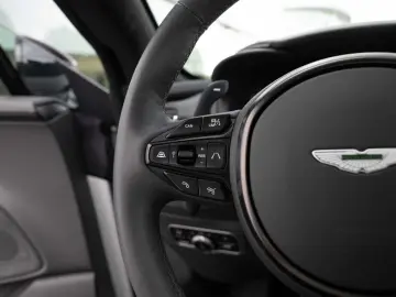 ASTON MARTIN DBX 707 V8 4x4