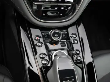 ASTON MARTIN DBX 707 V8 4x4