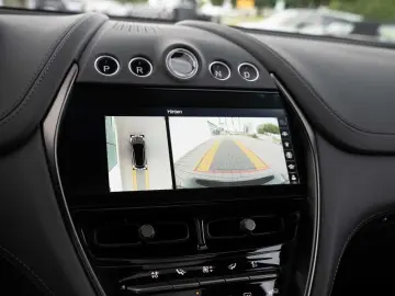 ASTON MARTIN DBX 707 V8 4x4