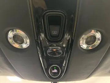 ASTON MARTIN DBX 4.0 V8 DBX707  Vollausstattung mit 24