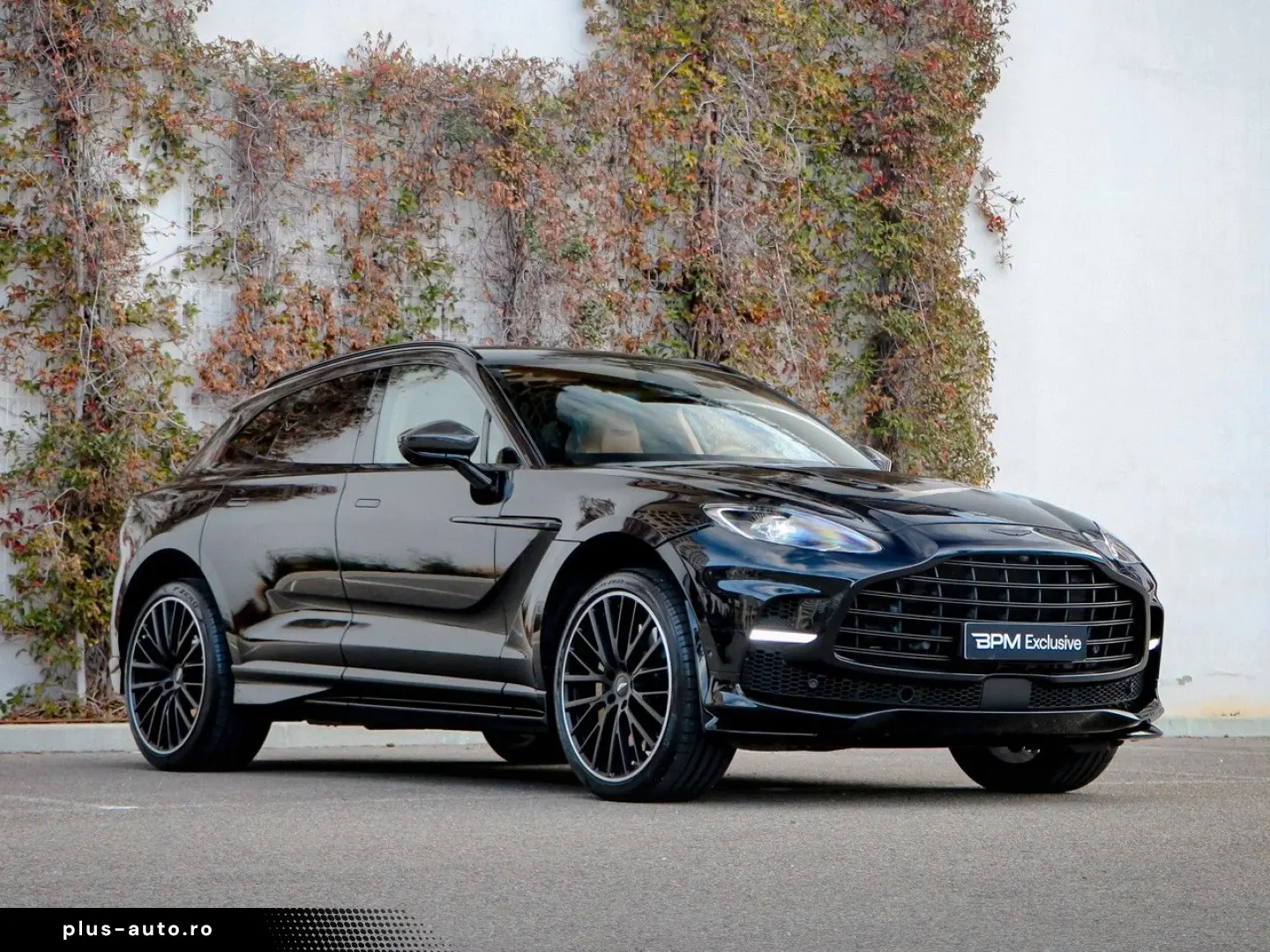ASTON MARTIN DBX 707