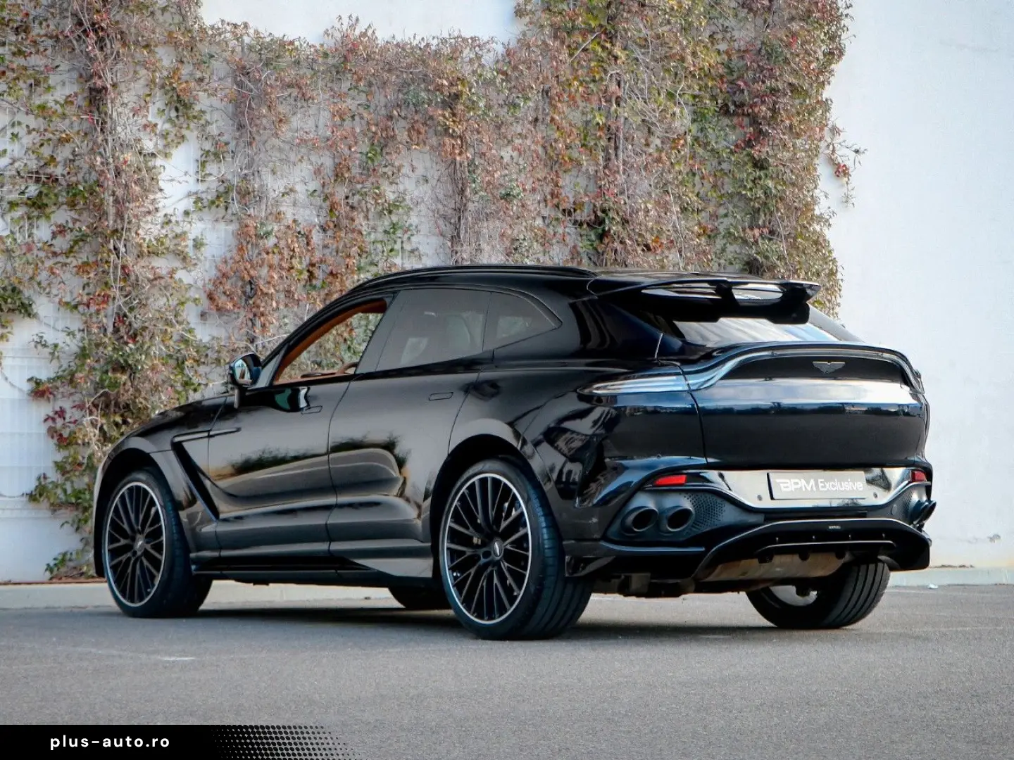 ASTON MARTIN DBX 707