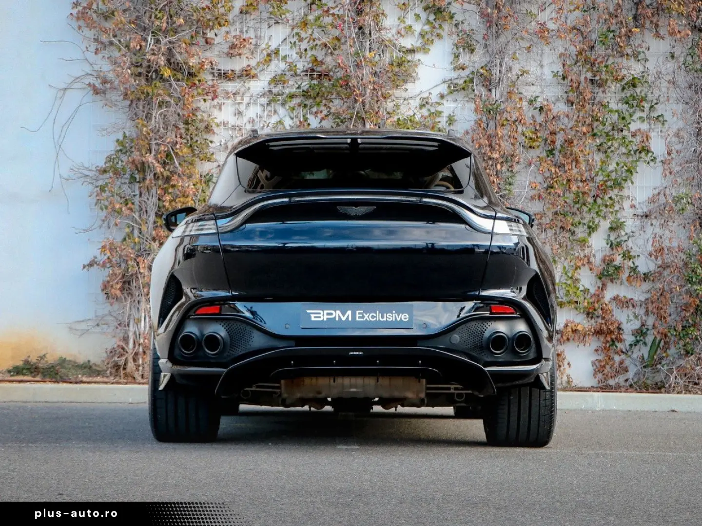 ASTON MARTIN DBX 707