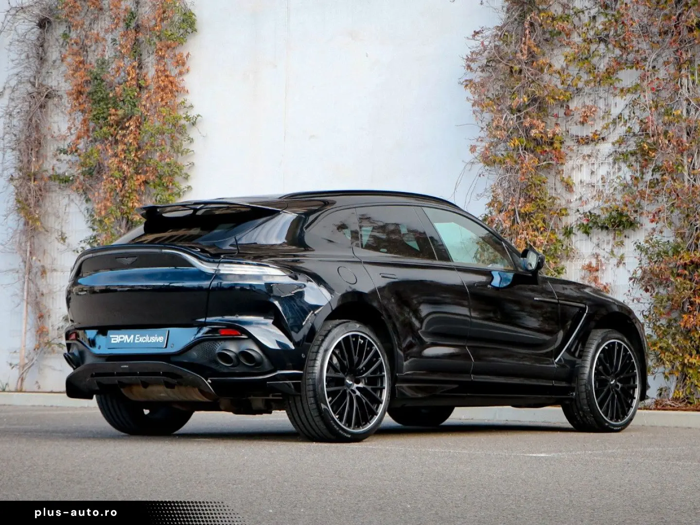 ASTON MARTIN DBX 707