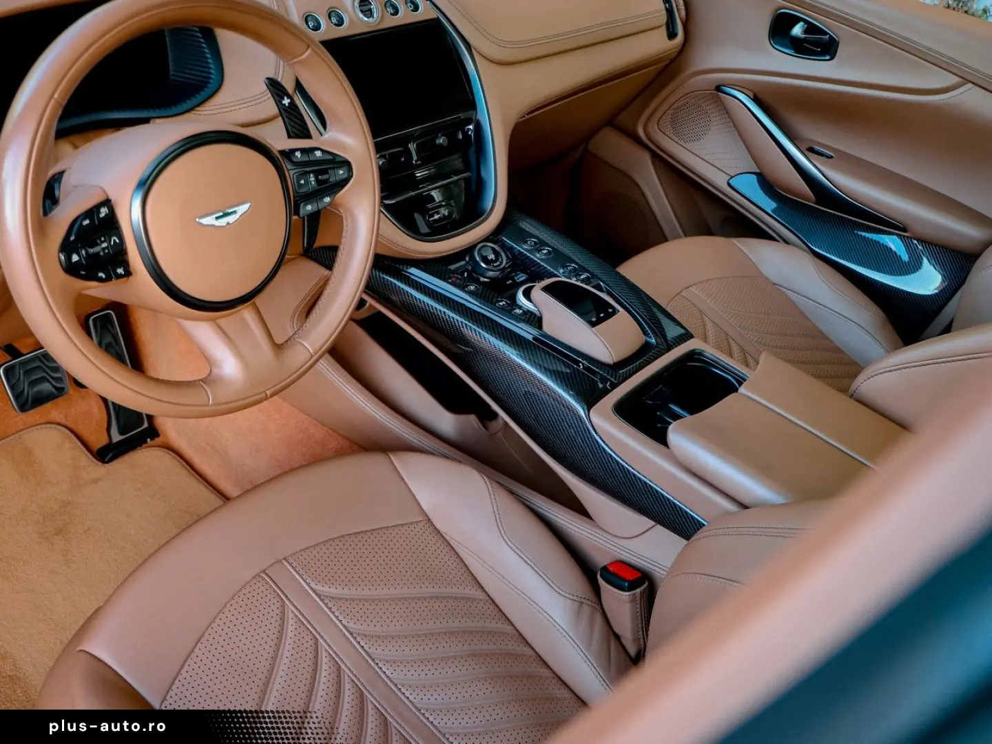 ASTON MARTIN DBX 707