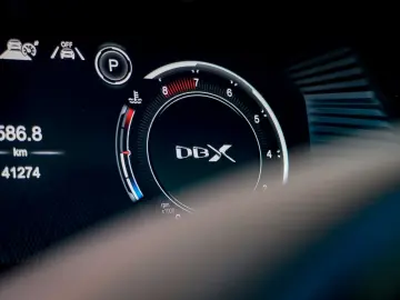ASTON MARTIN DBX 707