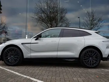 ASTON MARTIN DBX 4.0 V8 707 23 Inch