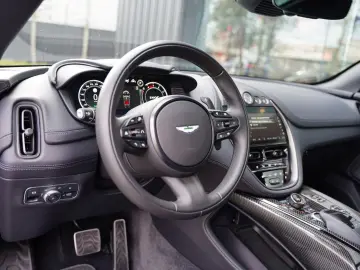 ASTON MARTIN DBX 4.0 V8 707 23 Inch