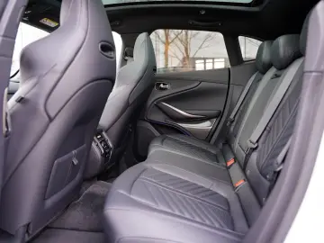 ASTON MARTIN DBX 4.0 V8 707 23 Inch