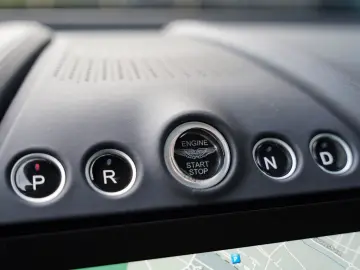 ASTON MARTIN DBX 4.0 V8 707 23 Inch