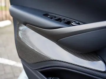 ASTON MARTIN DBX 4.0 V8 707 23 Inch