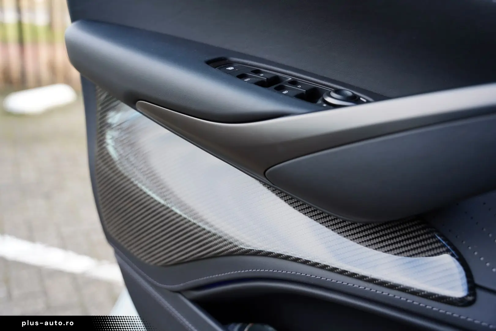 ASTON MARTIN DBX 4.0 V8 707 23 Inch