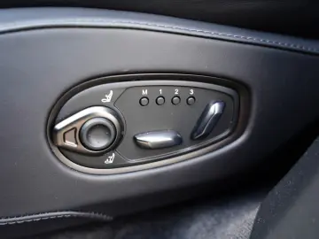 ASTON MARTIN DBX 4.0 V8 707 23 Inch