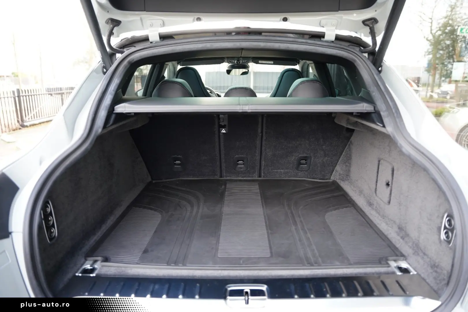 ASTON MARTIN DBX 4.0 V8 707 23 Inch