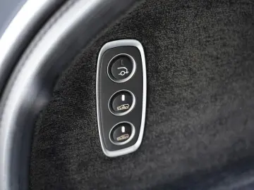 ASTON MARTIN DBX 4.0 V8 707 23 Inch