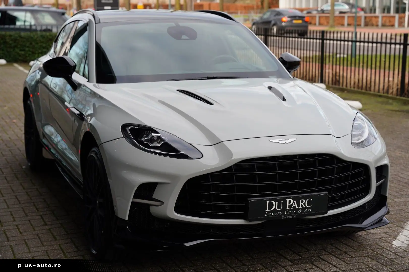 ASTON MARTIN DBX 4.0 V8 707 23 Inch