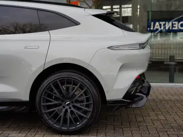 ASTON MARTIN DBX 4.0 V8 707 23 Inch