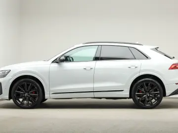 AUDI Q8 55 TFSI 2 x S line Pano Assist Matrix B&O