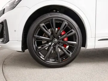 AUDI Q8 55 TFSI 2 x S line Pano Assist Matrix B&O