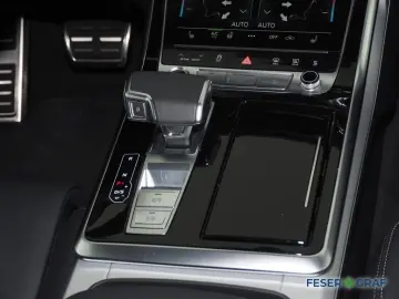 AUDI Q8 50 TDI quattro S tronic S line Matrix AHK PAN