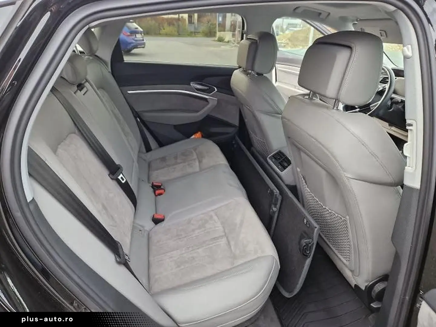 AUDI e-tron Sportback 50 quattro 71kWh Business 360