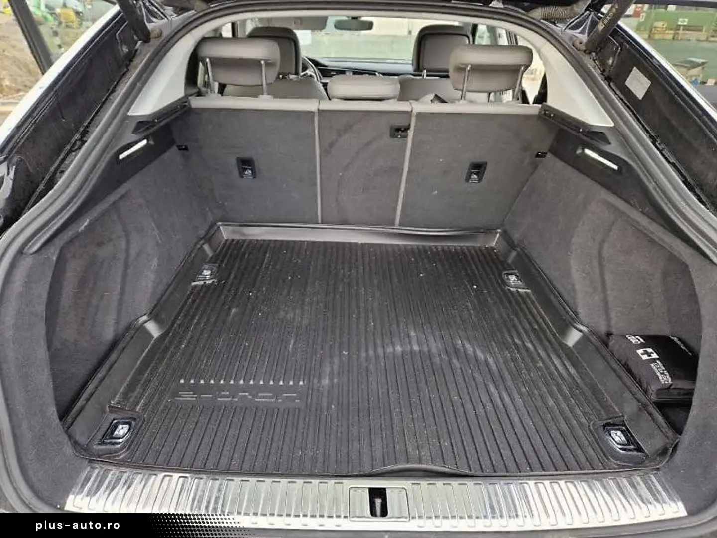 AUDI e-tron Sportback 50 quattro 71kWh Business 360