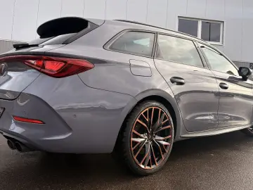 CUPRA Leon ST 2.0TSI VZ 4Drive;PANO Beats ACC Brembo