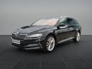 SKODA Superb Combi L&K 2.0TSI DSG 4x4  StndHzg DCC Pan