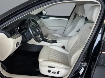 SKODA Superb Combi L&K 2.0TSI DSG 4x4  StndHzg DCC Pan