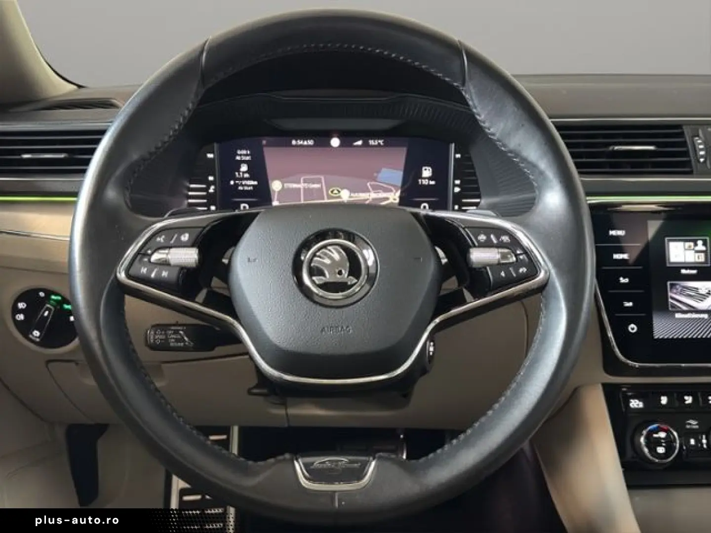 SKODA Superb Combi L&K 2.0TSI DSG 4x4  StndHzg DCC Pan