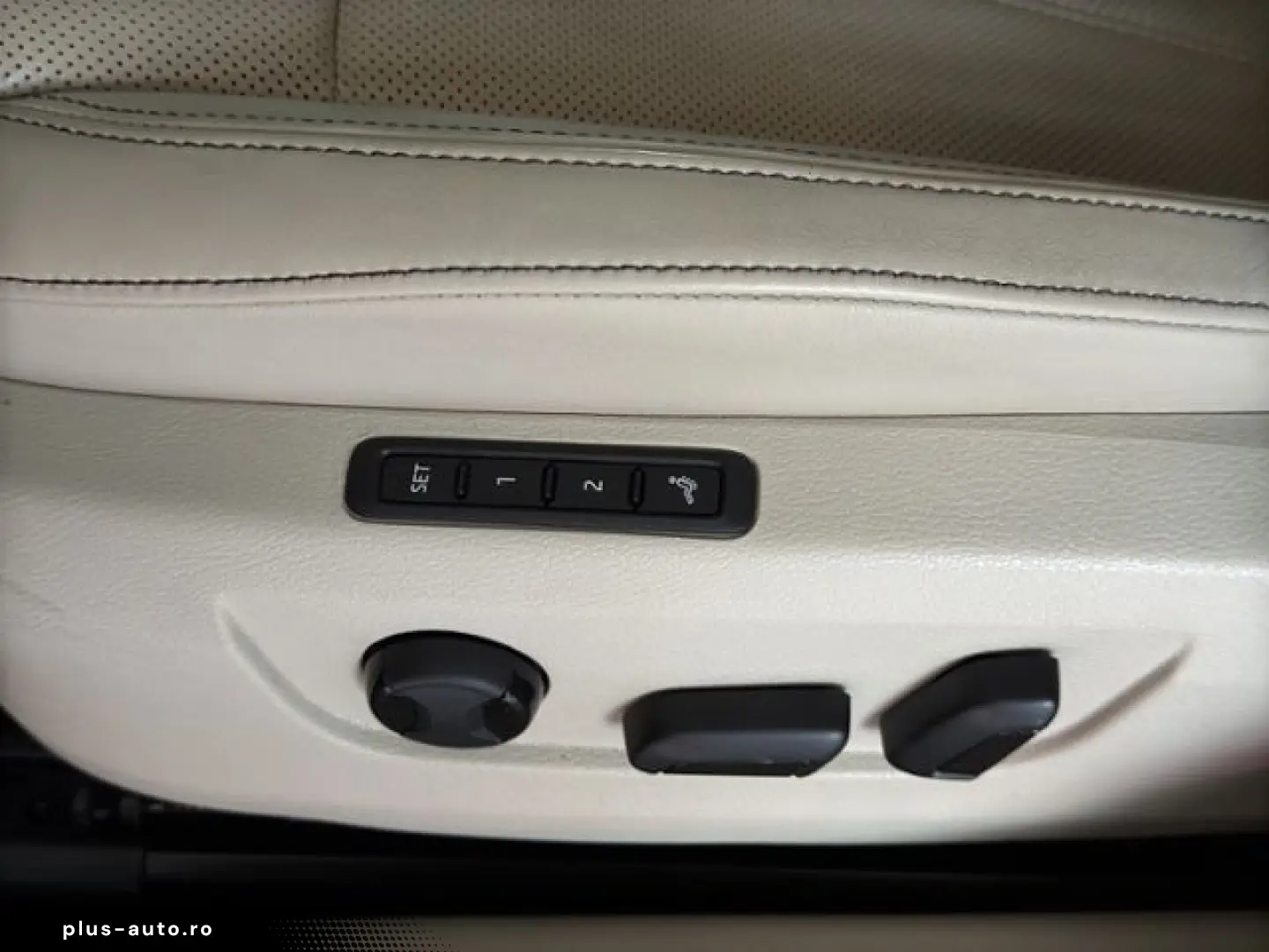 SKODA Superb Combi L&K 2.0TSI DSG 4x4  StndHzg DCC Pan