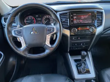 MITSUBISHI L200 Top 2.2 DI-D 4WD Cutie Automata