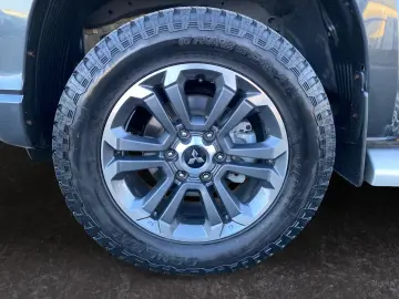 MITSUBISHI L200 Top 2.2 DI-D 4WD Cutie Automata