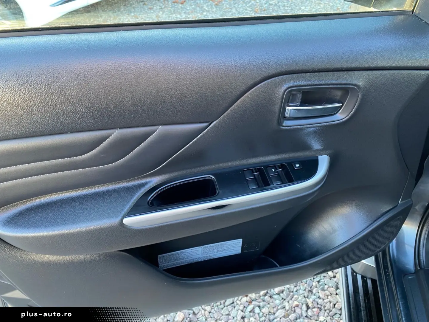 MITSUBISHI L200 Top 2.2 DI-D 4WD Cutie Automata