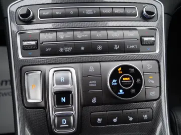 HYUNDAI SANTA FE 1.6 TGDi PHEV 4WD SIGNATURE NAVI HUD AC