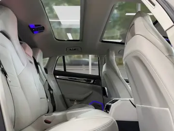 PORSCHE Panamera (Kreide Sport-Design Soft Close)