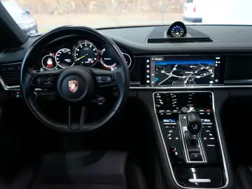 PORSCHE Panamera Sport Turismo 4 E-Hybrid Platinum Sport