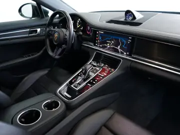 PORSCHE Panamera Sport Turismo 4 E-Hybrid Platinum Sport
