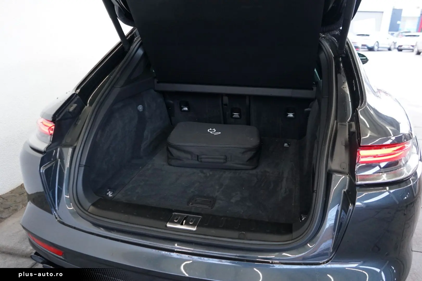 PORSCHE Panamera Sport Turismo 4 E-Hybrid Platinum Sport