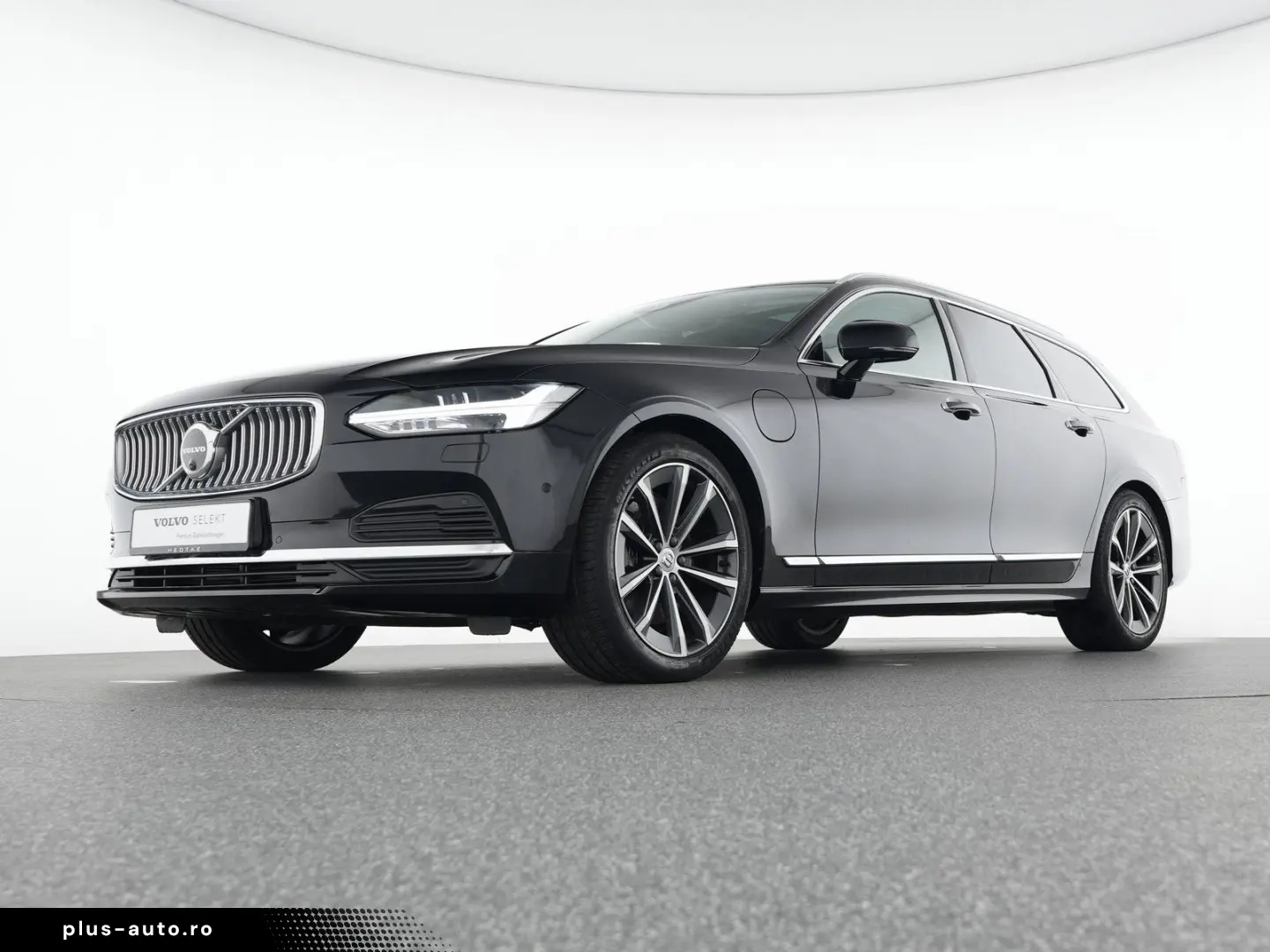 VOLVO V90 T6 Recharge AWD Inscription 19  PANO 360