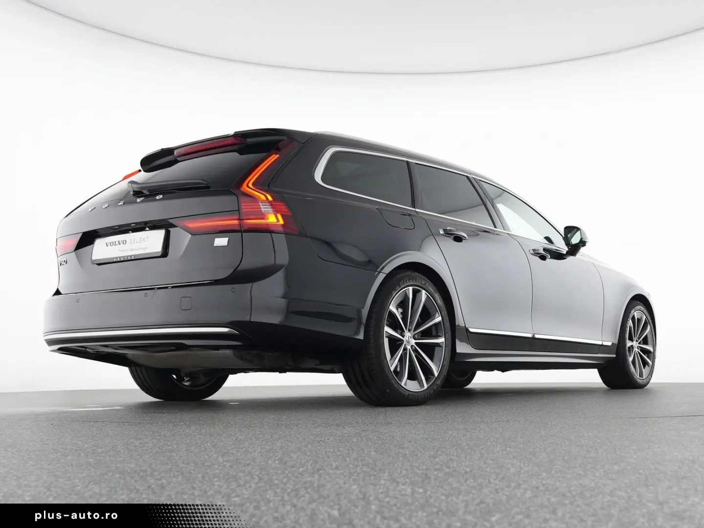 VOLVO V90 T6 Recharge AWD Inscription 19  PANO 360