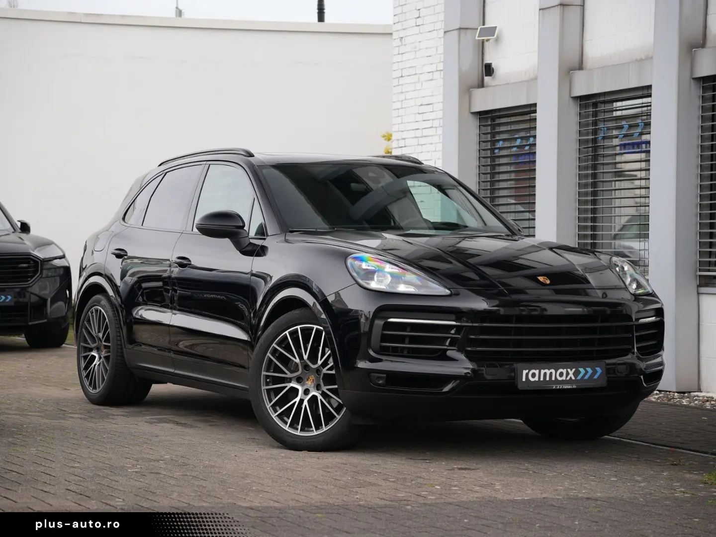PORSCHE CAYENNE PLATINUM-LUFTF-PANO-HUD-MATRIX-BOSE-21RS